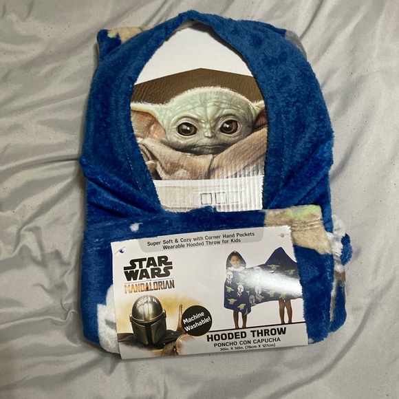 Disney Star Wars Hooded Throw Blanket Baby Yoda NEW - Picture 2 of 5